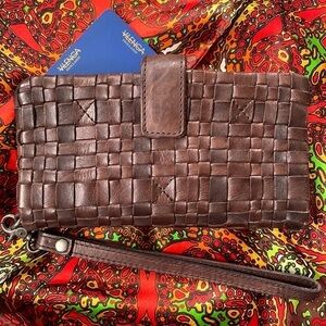 Brand New Vilenca Holland Genuine Leather Dark Brown Woven Snap Wristlet Wallet
